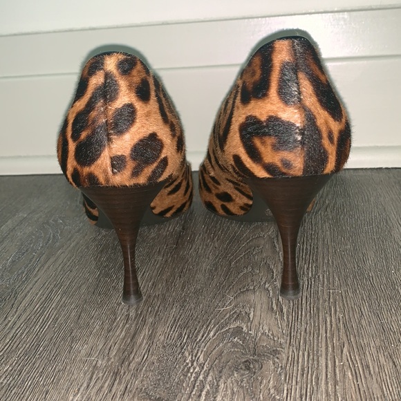 Dolce and Gabbana Leopard print pumps/ heels size 38.5 (US 8.5) - Picture 4 of 13